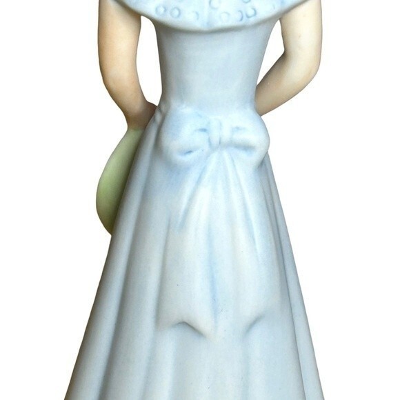 Enesco Growing Up Girls Classic Porcelain Figurine Blonde Birthday Age 14 or 4 - Picture 11 of 13